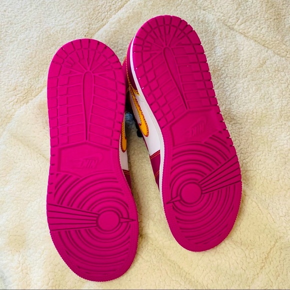 Nike Air Jordan 1 Mid "Dia De Muertos - Picture 6 of 6